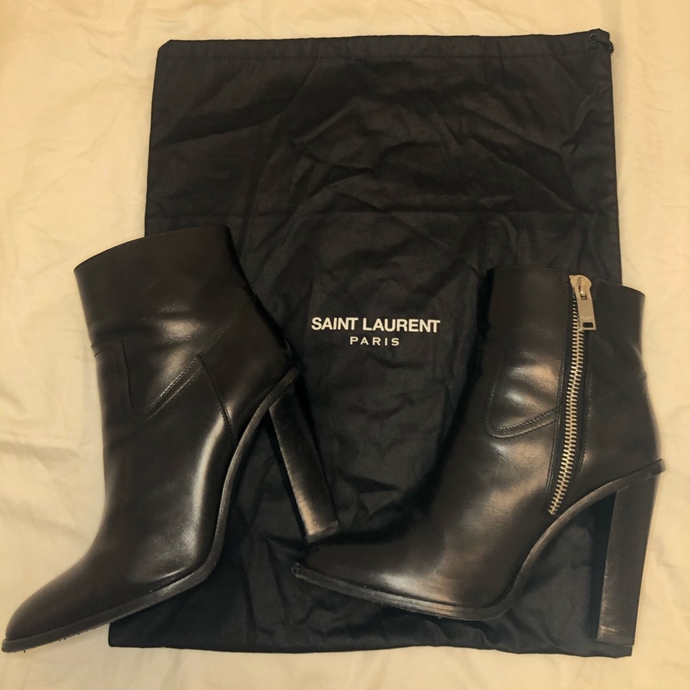 SAINT LAURENT LEATHER ANKLE BOOTS